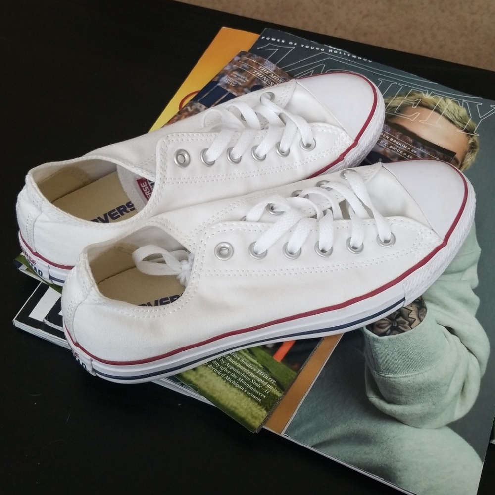 White converse ..classic tie up